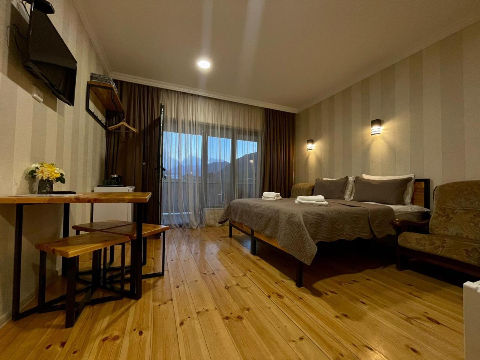 Bibo'S Kokhi Guesthouse Степанцмінда Екстер'єр фото