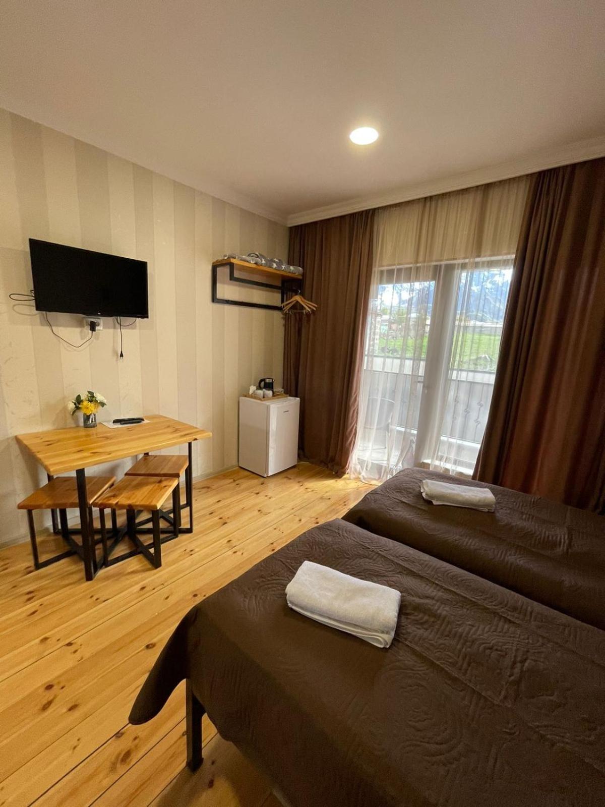 Bibo'S Kokhi Guesthouse Степанцмінда Екстер'єр фото